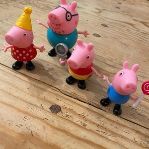 Peppa Pig Figure and family mixed group of 4 figures very very cute